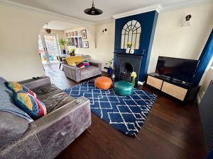 Lounge- click for photo gallery